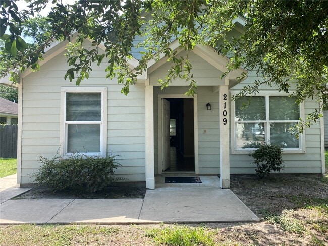 property at 2109 Davis St
