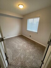 12528 SE Taggart St-Unit -12528 SE Taggart in Portland, OR - Building Photo - Building Photo