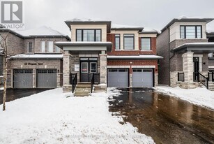 40 Ferguson St in Erin, ON - Building Photo