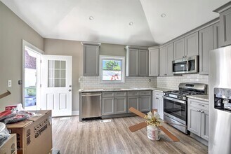 8 Dolan Ave in Parlin, NJ - Building Photo - Building Photo