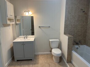 9301 Chesterfield Dr in Houston, TX - Building Photo - Building Photo