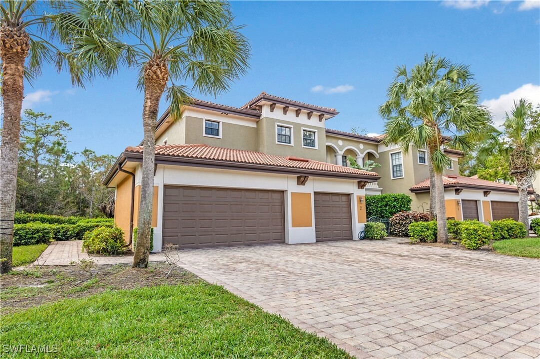 1330 Corso Palermo Ct in Naples, FL - Building Photo