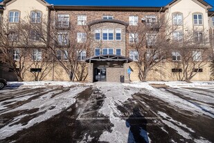 13560 Technology Dr. in Eden Prairie, MN - Building Photo