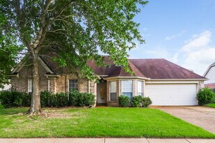 10283 Green Moss Dr N in Cordova, TN - Building Photo