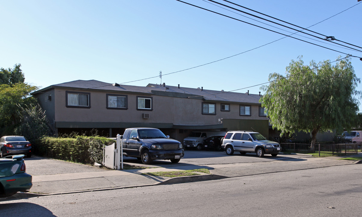 Jessie Street Apartments in San Fernando, CA - Foto de edificio