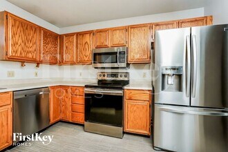 15 Crystal Lake Dr in St. Peters, MO - Building Photo - Building Photo