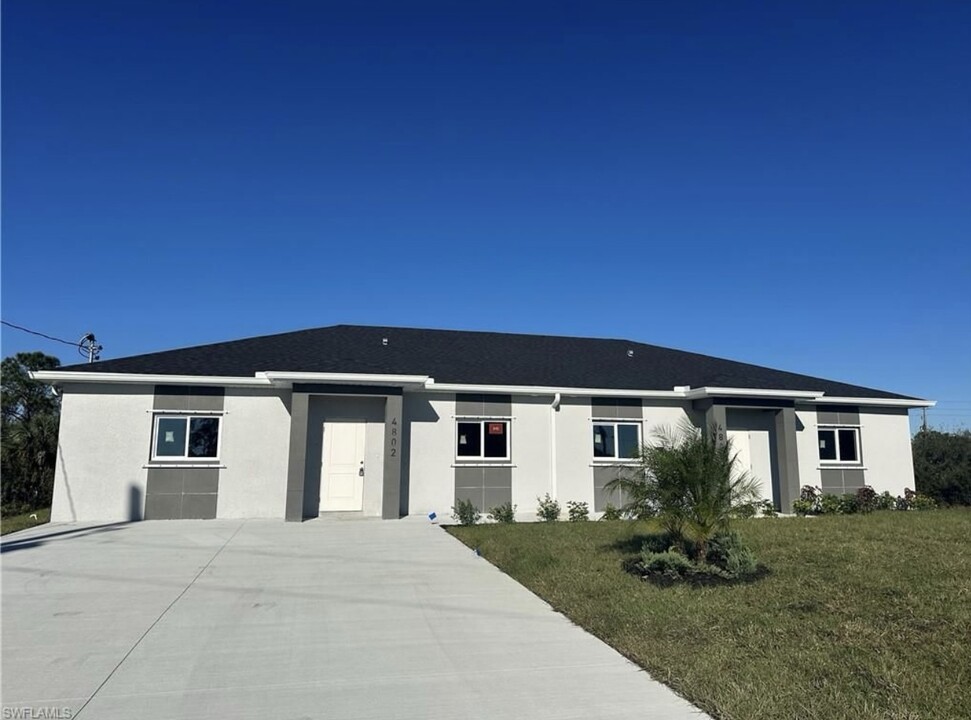 4800-4802 15th St SW in Lehigh Acres, FL - Building Photo