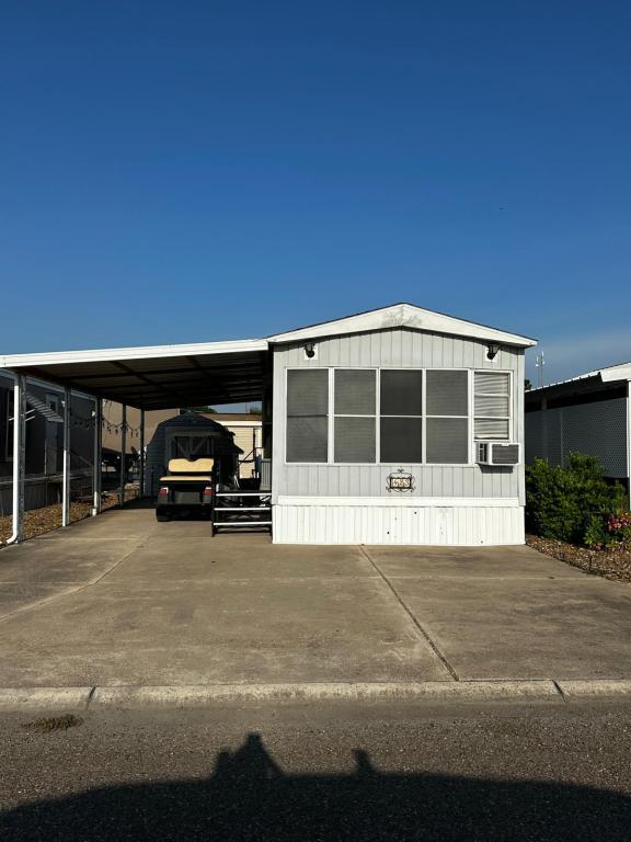 423 Elm St in Mission, TX - Foto de edificio - Building Photo