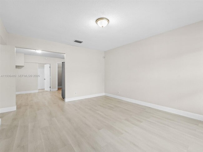 5880 NW 19th St in Lauderhill, FL - Building Photo - Building Photo