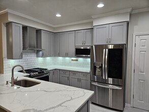 2348 Huntington Station Ct in Alexandria, VA - Foto de edificio - Building Photo