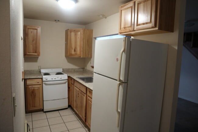 228 3rd St in California, PA - Foto de edificio - Building Photo