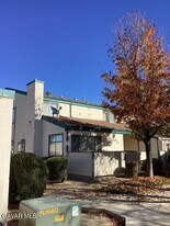 44532 15th St E in Lancaster, CA - Building Photo