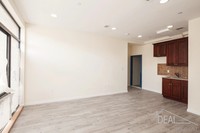 71-44 160th St in Fresh Meadows, NY - Foto de edificio - Interior Photo