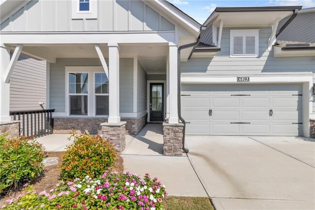 6813 Bungalow Road in Flowery Branch, GA - Building Photo - Building Photo