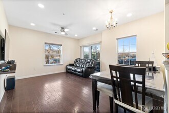 917 Campbell St in South Plainfield, NJ - Building Photo - Building Photo