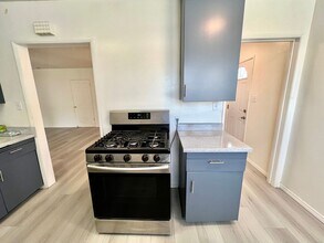 10466 Mapledale St in Bellflower, CA - Building Photo - Building Photo