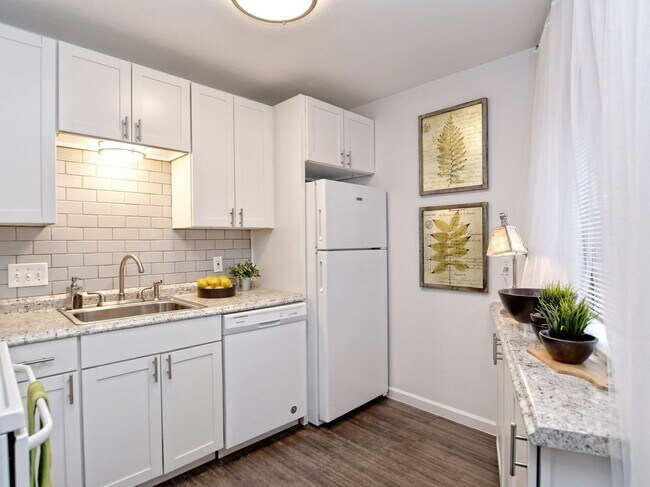 1840 Burton Dr in Austin, TX - Building Photo - Building Photo