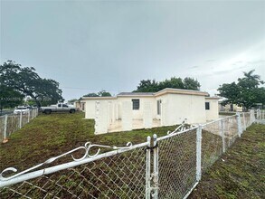 2348 NW 15th St in Fort Lauderdale, FL - Building Photo - Building Photo