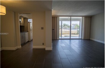 100 Golden Isles Dr-Unit -301 in Hallandale Beach, FL - Building Photo - Building Photo