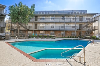 The Gardens Apartments in Houston, TX - Foto de edificio - Building Photo