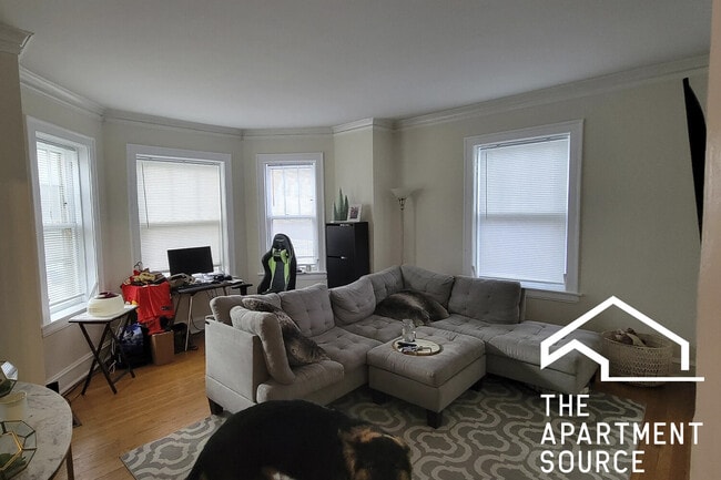 property at 3701 N Hoyne Ave