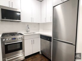 EAST 55 STREET, Unit 8D in New York, NY - Building Photo