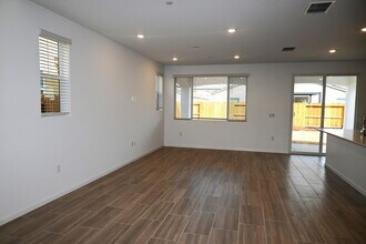 7419 Chadbourne Wy in Sacramento, CA - Building Photo - Building Photo