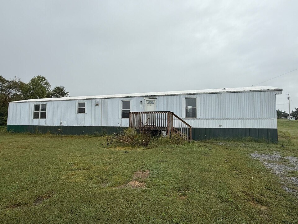 1030 Millers Chapel Rd in Greeneville, TN - Building Photo