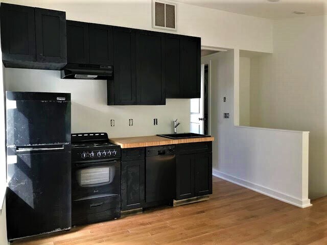 5932 Ridge Ave in Philadelphia, PA - Building Photo