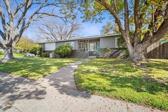 1135 27th Ave in Sacramento, CA - Building Photo - Building Photo