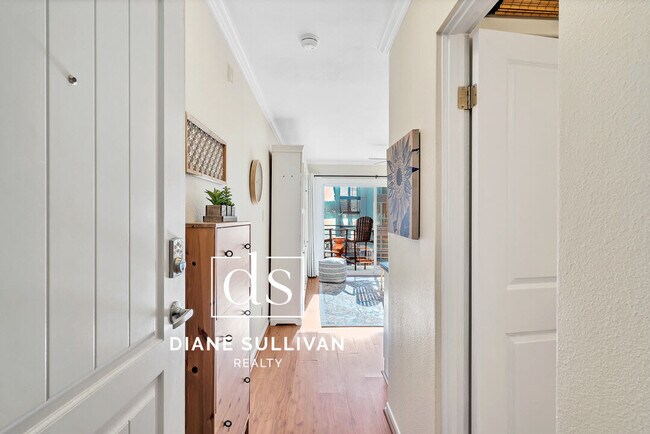 1021 Scott St, Unit 243 in San Diego, CA - Building Photo - Building Photo