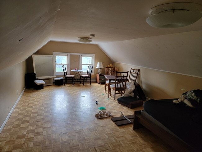 211 Ontario St, Unit Studio in Albany, NY - Foto de edificio - Building Photo