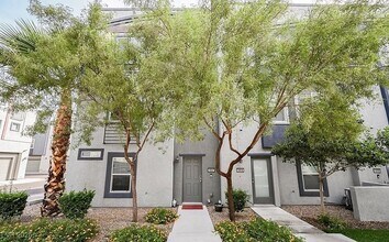 9050 W Tropicana Ave in Las Vegas, NV - Building Photo - Building Photo