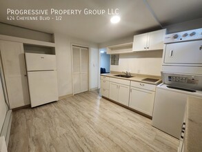 424 Cheyenne Blvd-Unit -1/2 in Colorado Springs, CO - Building Photo - Building Photo