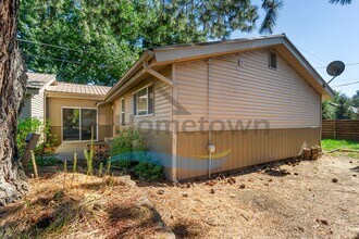 1814 E St Maries Ave in Coeur d'Alene, ID - Foto de edificio - Building Photo