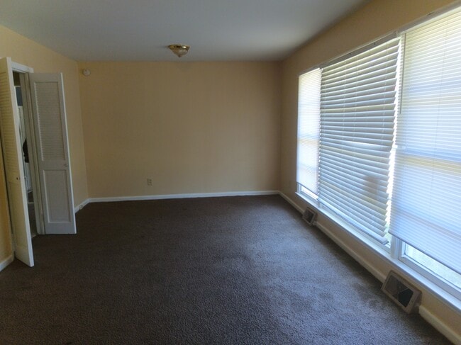 2540 Alandale Dr in Macon, GA - Foto de edificio - Building Photo