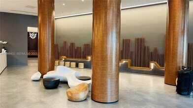 350 S Miami Ave in Miami, FL - Building Photo - Building Photo