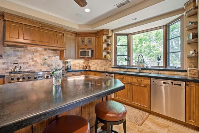 7187 Via De Maya in Rancho Santa Fe, CA - Building Photo - Building Photo