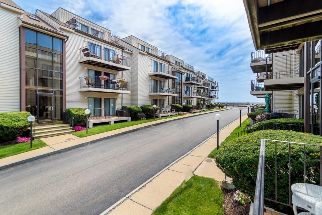 461 Ocean Blvd in Hampton, NH - Building Photo