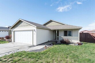 466 Cliffrose Pl in Richland, WA - Building Photo - Building Photo