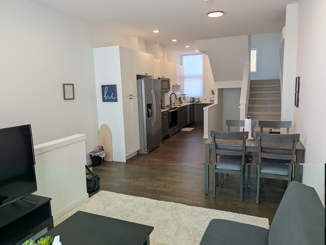 2227 25th Ave S in Seattle, WA - Foto de edificio - Building Photo