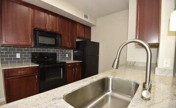 11900 Shadow Creek Pkwy in Pearland, TX - Building Photo - Building Photo