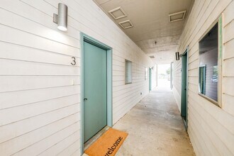 1511 Don Camilo Blvd, Unit 3 in Laredo, TX - Building Photo - Building Photo