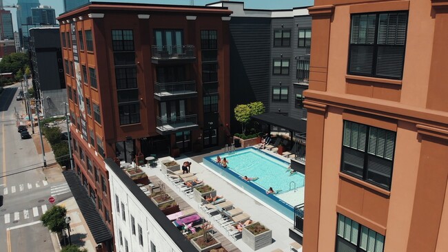 LC SoBro in Nashville, TN - Foto de edificio - Building Photo