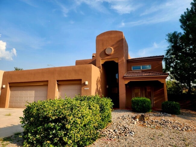 7604 Rio Guadalupe Pl NE
