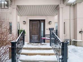 17 Lockheed Blvd in Toronto, ON - Building Photo - Building Photo