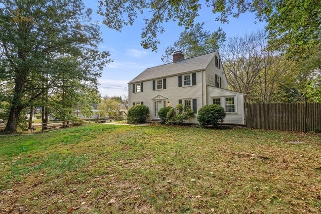 410 Conant Rd in Weston, MA - Building Photo - Building Photo