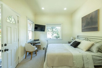 4100 Alhambra Way in Martinez, CA - Building Photo - Building Photo