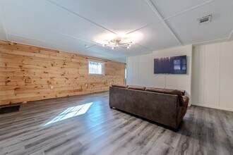 1021 Plainview Dr in Marietta, GA - Building Photo - Building Photo