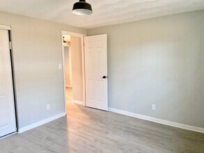 9424 Peachtree St-Unit -9422 in Norfolk, VA - Building Photo - Building Photo